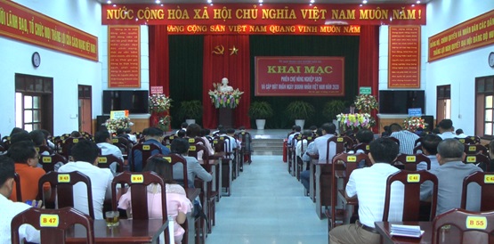 Đăk Hà - Gặp mặt doanh nghiệp nhân Ngày Doanh nhân Việt Nam và khai mạc phiên chợ Nông nghiệp sạch huyện Đăk Hà năm 2020