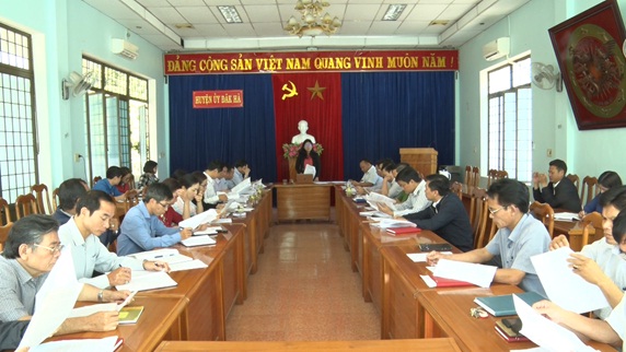 BCH Đảng bộ huyện Đăk Hà lấy ý kiến đối với Báo cáo kiểm điểm của BCH Đảng bộ tỉnh trình tại Đại hội 16